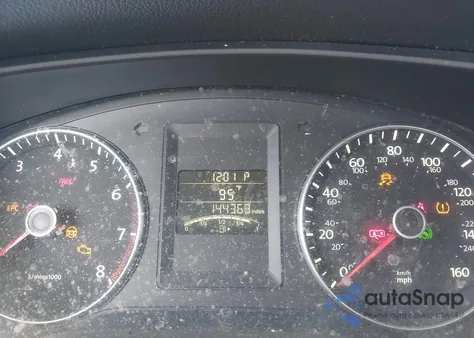 2014 Volkswagen Jetta 1.8T Se z USA, uszkodzony, nr VIN 3VWD07AJ9EM204525